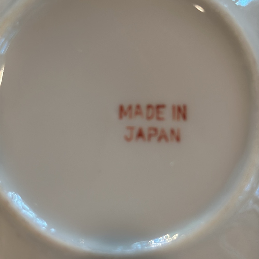 MADE IN JAPAN Gold Lusterware Tea Set - Picture 5 of 12